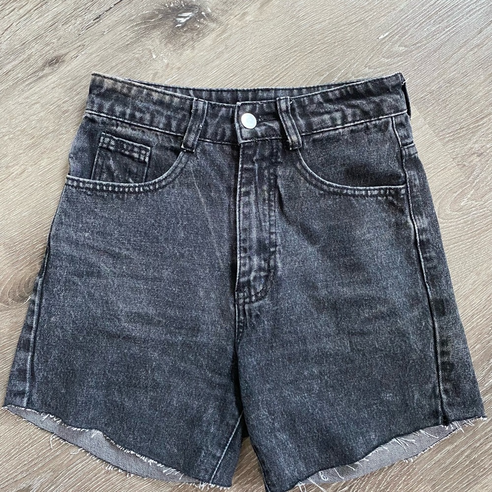 Cutoffs - Picture 4 of 6